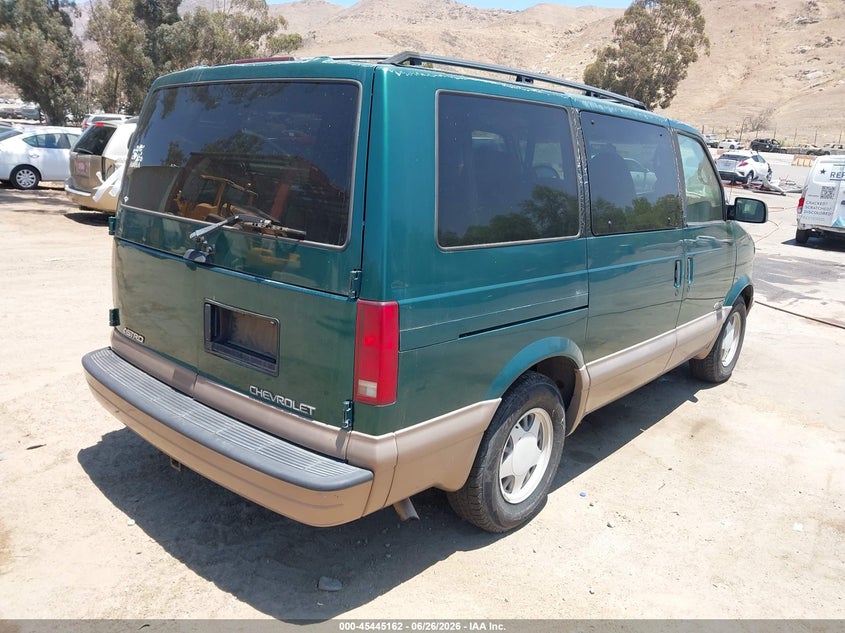 2000 Chevrolet Astro VIN 1GNDM19W3YB137878 IAAI salvage auction — NORMAL WEAR, Clear - Dealer Only (California), sold $2,025 on 2026-07-07 (photo 4)
