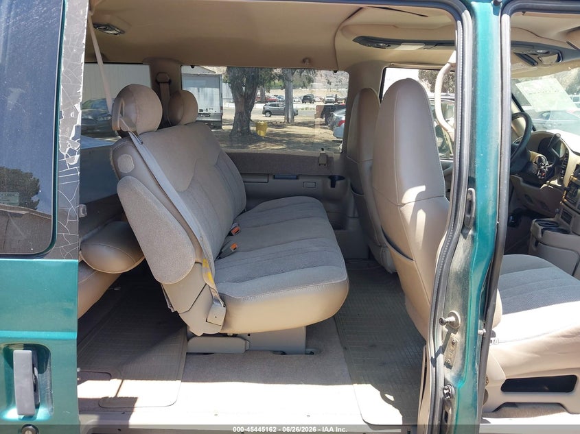 2000 Chevrolet Astro VIN 1GNDM19W3YB137878 IAAI salvage auction — NORMAL WEAR, Clear - Dealer Only (California), sold $2,025 on 2026-07-07 (photo 8)
