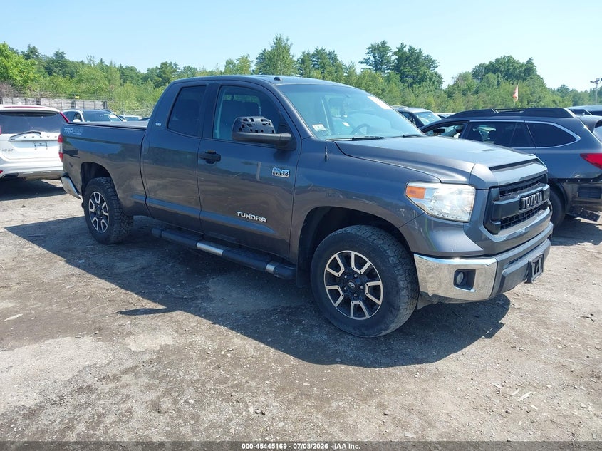 2017 Toyota Tundra VIN 5TFUY5F11HX668996 — IAAI salvage auction photo