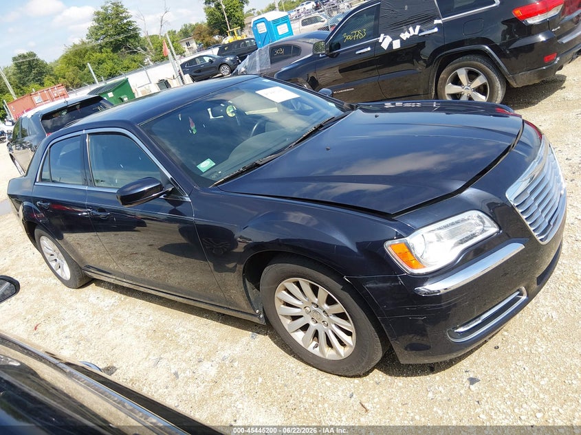 2012 Chrysler 300 VIN 2C3CCAAG7CH312052 IAAI salvage auction — NORMAL WEAR, Clear (Illinois), sold $1,000 on 2026-08-01 (photo 1)