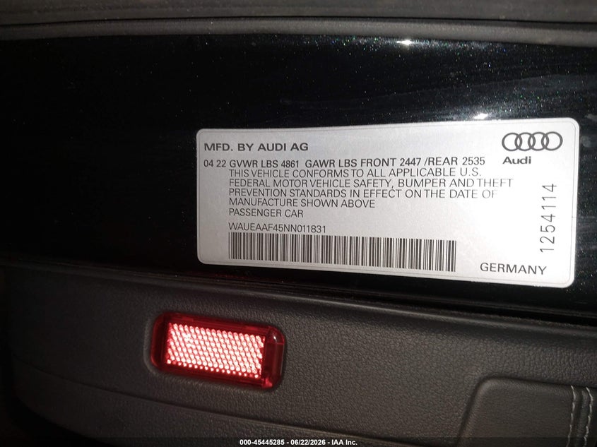 2022 Audi A4 VIN WAUEAAF45NN011831 IAAI salvage auction — SIDE, Salvage (Oregon), sold $8,250 on 2026-09-03 (photo 9)