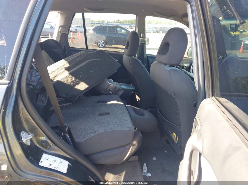 2005 Toyota Rav 4 VIN JTEHD20VX56034557 IAAI salvage auction — NORMAL WEAR, Clear (New York), sold $550 on 2026-07-28 (photo 8)