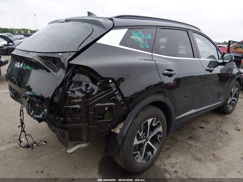 2025 Kia Sportage VIN 5XYK33DF4SG251293 IAAI salvage auction — REAR END, Salvage Title, sold $9,800 on 2026-07-31 (photo 4)