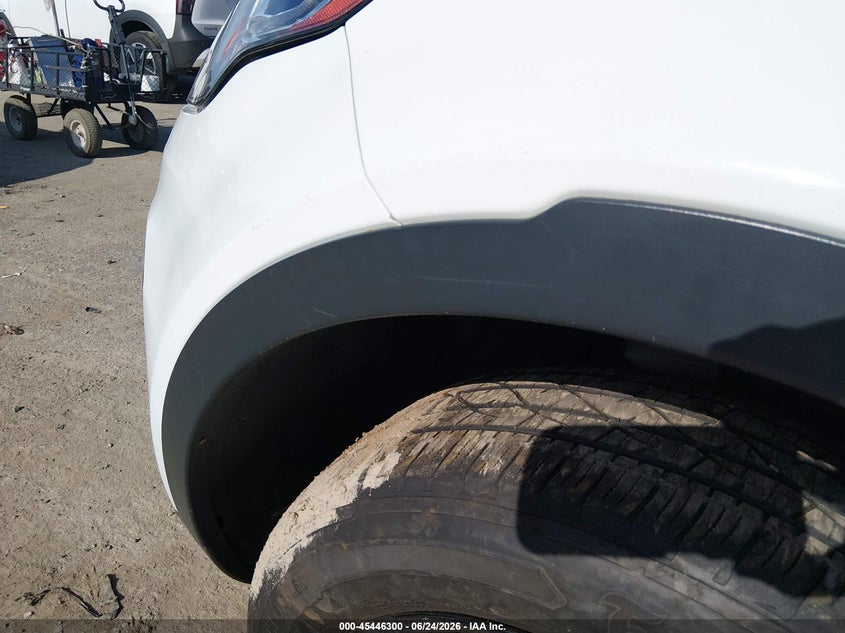 2017 Land rover Discovery sport VIN SALCR2BG7HH642553 IAAI salvage auction — NORMAL WEAR, Original (New Hampshire), sold $1,050 on 2026-07-29 (photo 6)