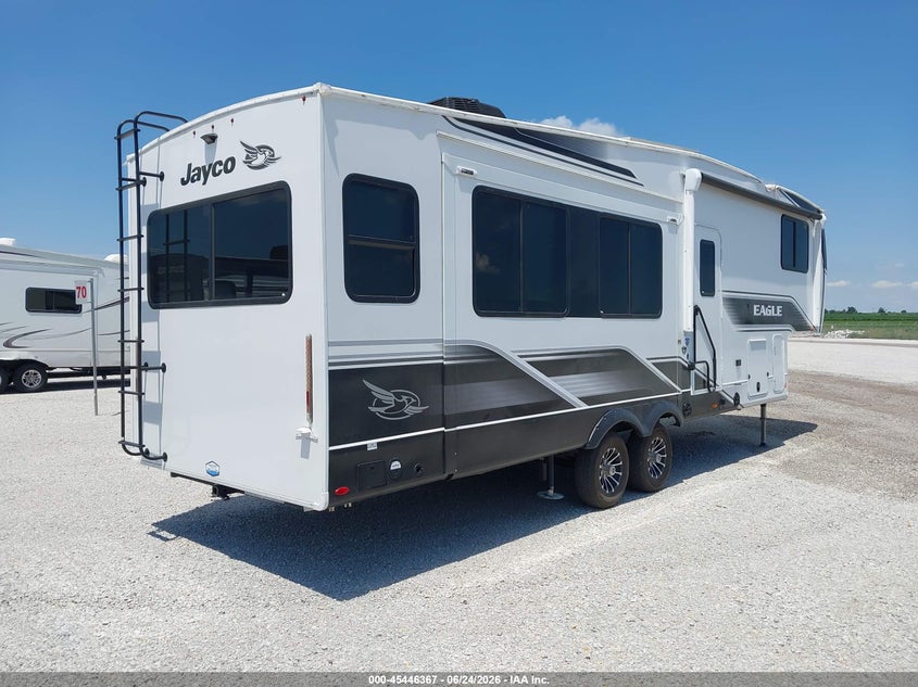2025 Jayco Eagle VIN 1UJCA0BR0S1BE0227 IAAI salvage auction — STORM DAMAGE, Salvage (Nebraska), sold $13,450 on 2026-08-13 (photo 4)