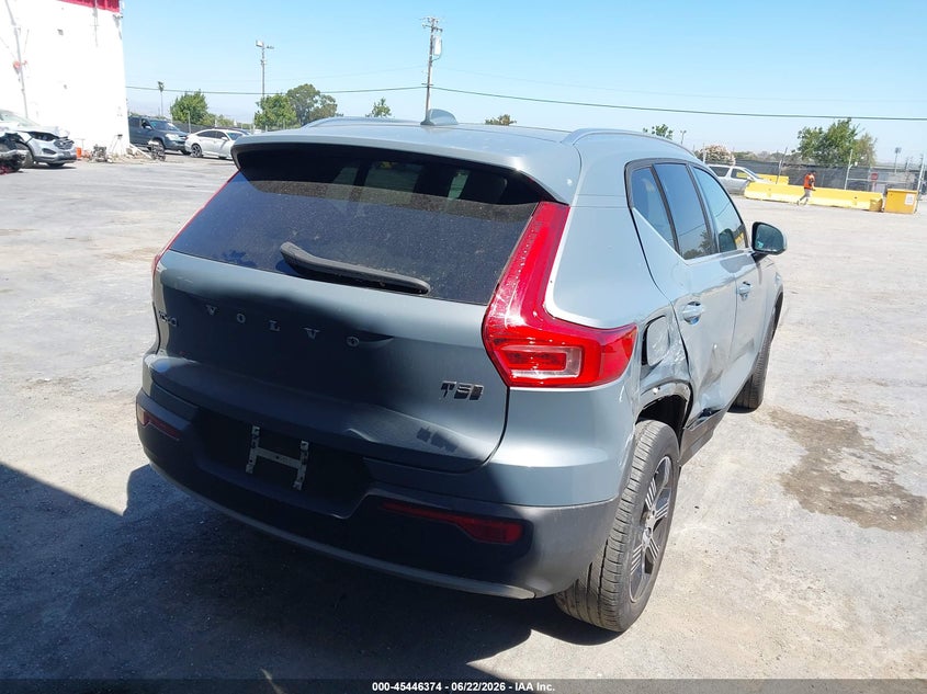 2022 Volvo Xc40 VIN YV4162UL2N2716927 IAAI salvage auction — SIDE, Salvage Title, sold $6,800 on 2026-08-05 (photo 4)