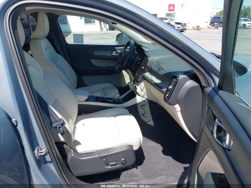 2022 Volvo Xc40 VIN YV4162UL2N2716927 IAAI salvage auction — SIDE, Salvage Title, sold $6,800 on 2026-08-05 (photo 5)