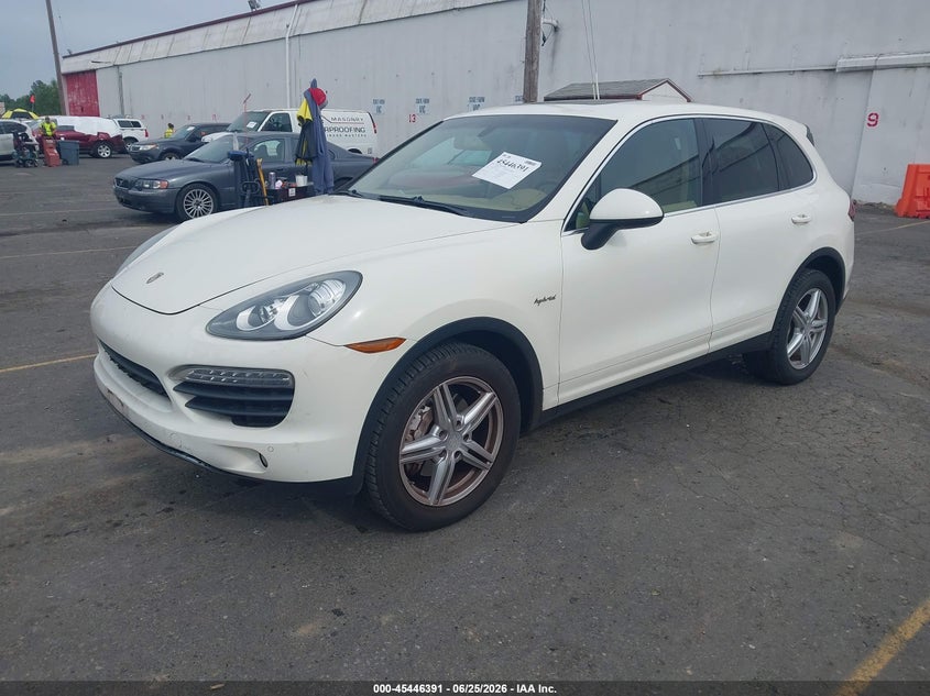 2011 Porsche Cayenne VIN WP1AE2A27BLA91592 IAAI salvage auction — REAR END, Salvage (Oregon), sold $1,950 on 2026-08-21 (photo 2)