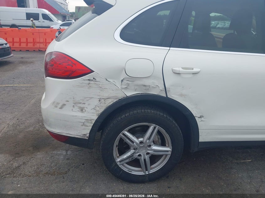2011 Porsche Cayenne VIN WP1AE2A27BLA91592 IAAI salvage auction — REAR END, Salvage (Oregon), sold $1,950 on 2026-08-21 (photo 6)