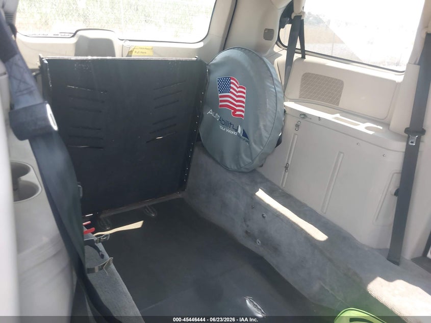 2013 Dodge Caravan VIN 2C4RDGBG2DR533171 IAAI salvage auction — NORMAL WEAR, Clear (Utah), sold $300 on 2026-07-09 (photo 8)