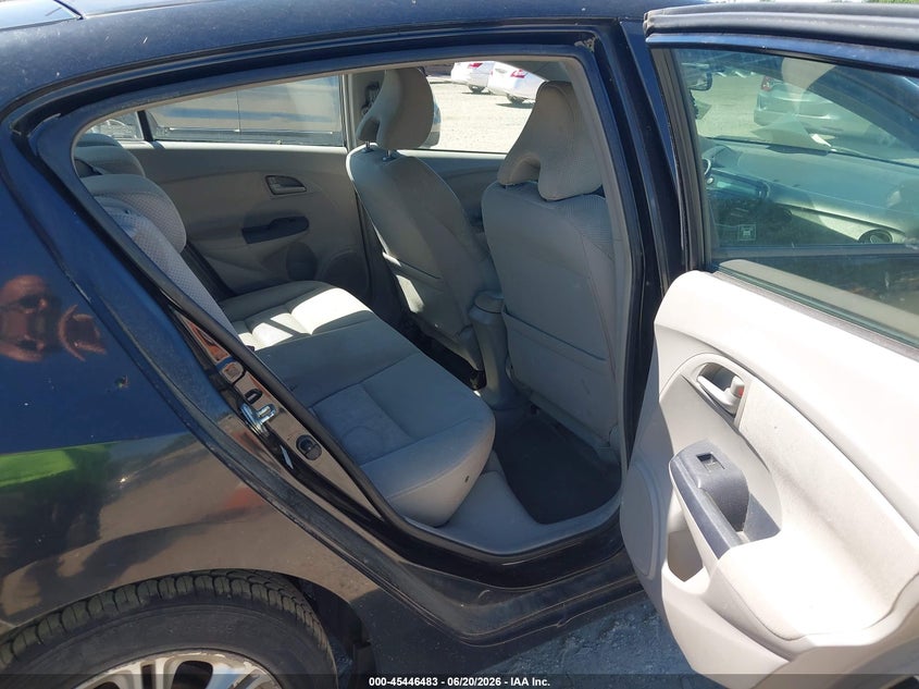 2010 Honda Insight VIN JHMZE2H74AS008712 IAAI salvage auction — NORMAL WEAR, Clear (New Jersey), sold $500 on 2026-07-28 (photo 8)