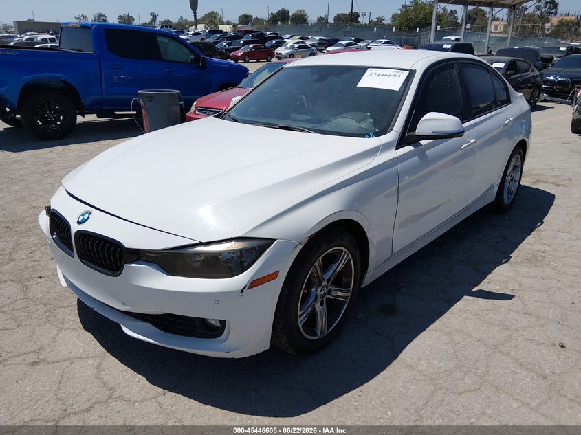 2014 BMW VIN WBA3C1C51EK107861 IAAI salvage auction — RIGHT FRONT, Salvage Title, sold $400 on 2026-07-29 (photo 2)