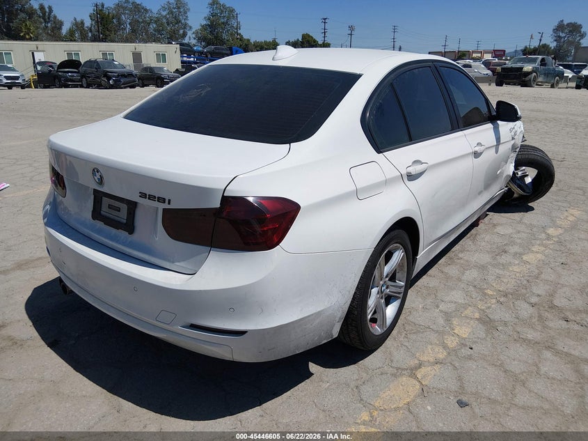 2014 BMW VIN WBA3C1C51EK107861 IAAI salvage auction — RIGHT FRONT, Salvage Title, sold $400 on 2026-07-29 (photo 4)