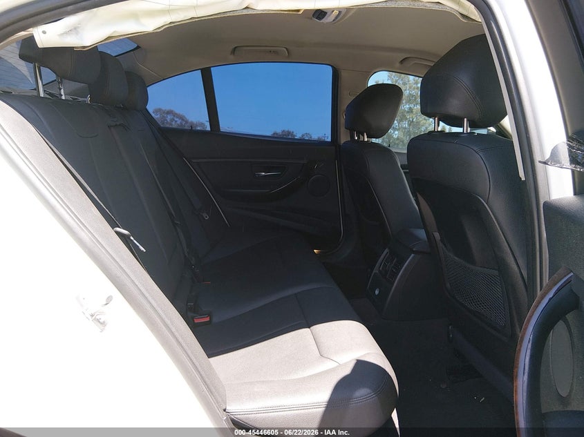 2014 BMW VIN WBA3C1C51EK107861 IAAI salvage auction — RIGHT FRONT, Salvage Title, sold $400 on 2026-07-29 (photo 8)
