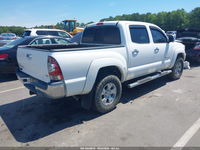 2015 Toyota Tacoma VIN 5TFLU4ENXFX138917 IAAI salvage auction — LEFT FRONT, Salvage Title, sold $25 on 2026-07-29 (photo 4)
