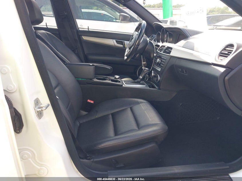 2013 Mercedes-benz VIN WDDGF4HB5DR258127 IAAI salvage auction — UNKNOWN, Salvage (North Carolina), sold $1,200 on 2026-07-13 (photo 5)
