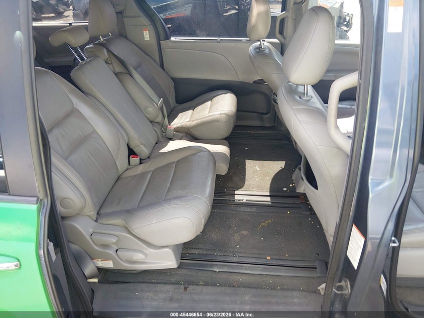 2015 Toyota Sienna VIN 5TDYK3DC6FS656521 IAAI salvage auction — REAR END, Salvage (Tennessee), sold $2,750 on 2026-07-23 (photo 8)