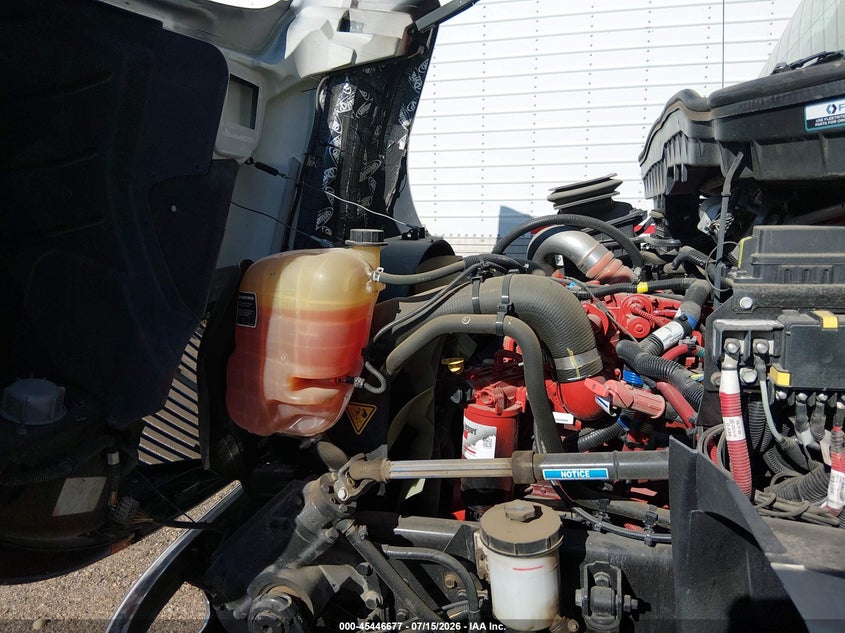 2022 International VIN 1HTEUMML9NH218116 IAAI salvage auction — THEFT, Wait Title, sold $45,400 on 2026-08-11 (photo 9)