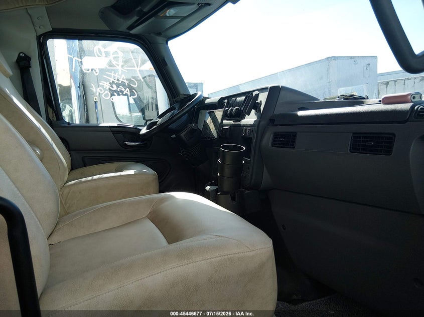 2022 International VIN 1HTEUMML9NH218116 IAAI salvage auction — THEFT, Wait Title, sold $45,400 on 2026-08-11 (photo 6)