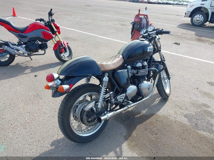 2014 Triumph motorcycle Thruxton VIN SMT920K1XET641414 IAAI salvage auction — FRONT END, Regular (South Dakota), sold $275 on 2026-09-08 (photo 4)