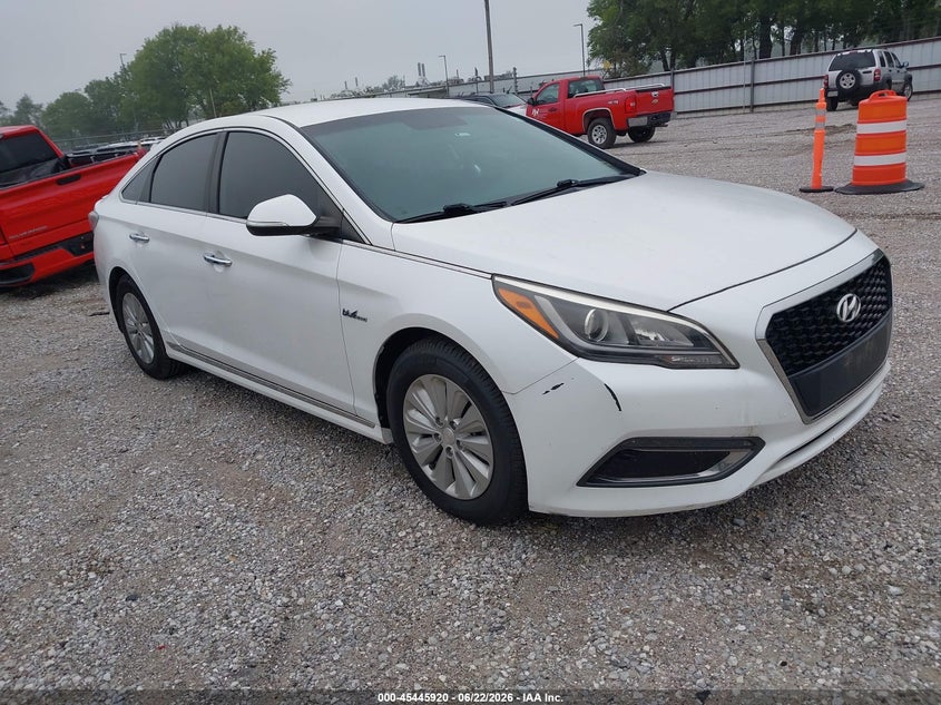 2016 Hyundai Sonata VIN KMHE24L18GA015468 IAAI salvage auction — NORMAL WEAR, Clear (Missouri), sold $1,300 on 2026-07-20 (photo 1)