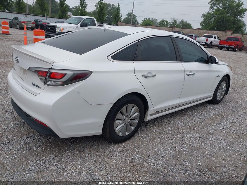 2016 Hyundai Sonata VIN KMHE24L18GA015468 IAAI salvage auction — NORMAL WEAR, Clear (Missouri), sold $1,300 on 2026-07-20 (photo 4)
