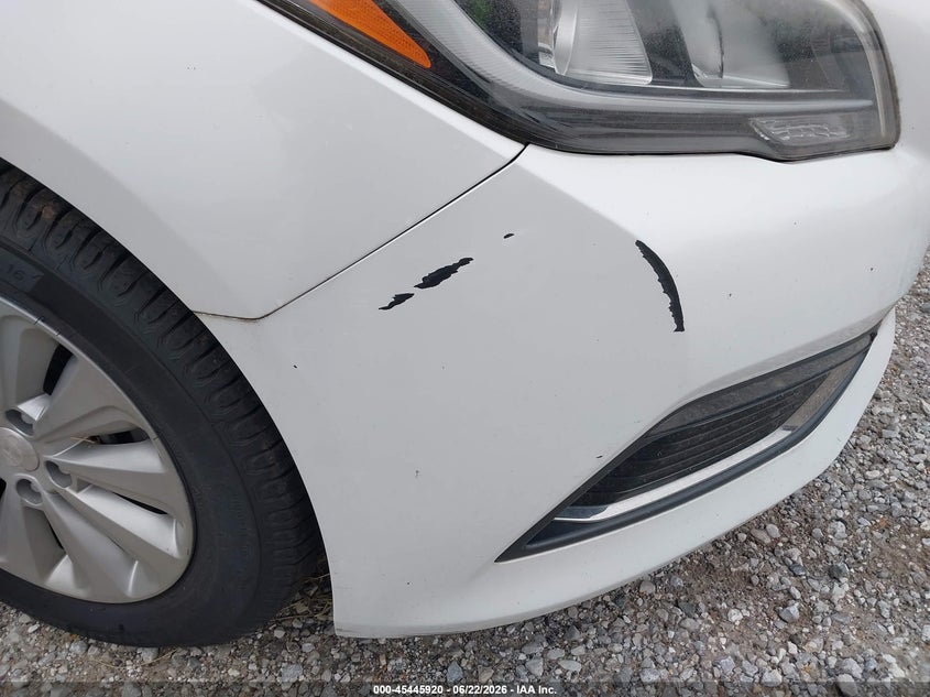 2016 Hyundai Sonata VIN KMHE24L18GA015468 IAAI salvage auction — NORMAL WEAR, Clear (Missouri), sold $1,300 on 2026-07-20 (photo 6)