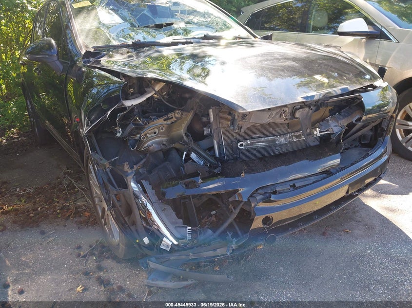 2017 Porsche Cayenne VIN WP1AA2A27HKA83017 IAAI salvage auction — ALL OVER, Clear (New Jersey), sold $3,700 on 2026-07-13 (photo 6)