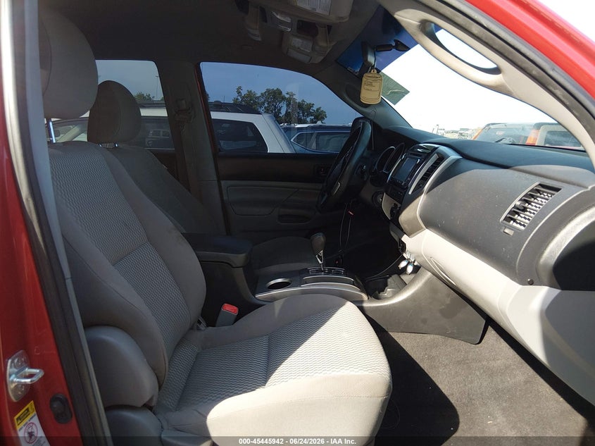 2014 Toyota Tacoma VIN 5TFJX4GN5EX027945 IAAI salvage auction — NORMAL WEAR, Clear (Tennessee), sold $5,700 on 2026-07-30 (photo 5)