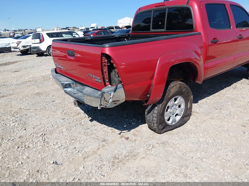 2014 Toyota Tacoma VIN 5TFJX4GN5EX027945 IAAI salvage auction — NORMAL WEAR, Clear (Tennessee), sold $5,700 on 2026-07-30 (photo 6)