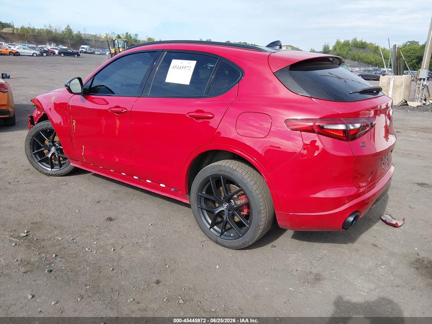 2020 Alfa romeo Stelvio VIN ZASPAKANXL7C75525 IAAI salvage auction — LEFT FRONT, Salvage Title, sold $6,300 on 2026-07-31 (photo 3)