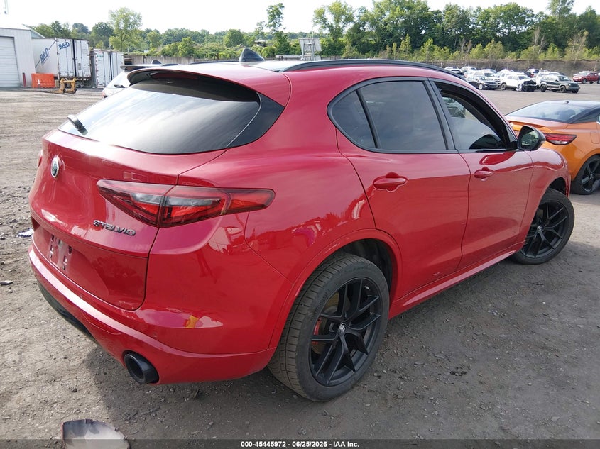 2020 Alfa romeo Stelvio VIN ZASPAKANXL7C75525 IAAI salvage auction — LEFT FRONT, Salvage Title, sold $6,300 on 2026-07-31 (photo 4)
