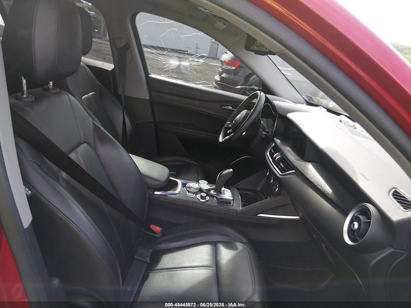 2020 Alfa romeo Stelvio VIN ZASPAKANXL7C75525 IAAI salvage auction — LEFT FRONT, Salvage Title, sold $6,300 on 2026-07-31 (photo 5)