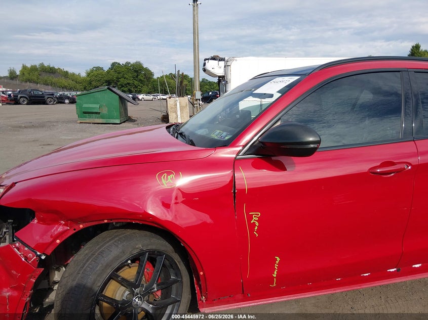2020 Alfa romeo Stelvio VIN ZASPAKANXL7C75525 IAAI salvage auction — LEFT FRONT, Salvage Title, sold $6,300 on 2026-07-31 (photo 6)
