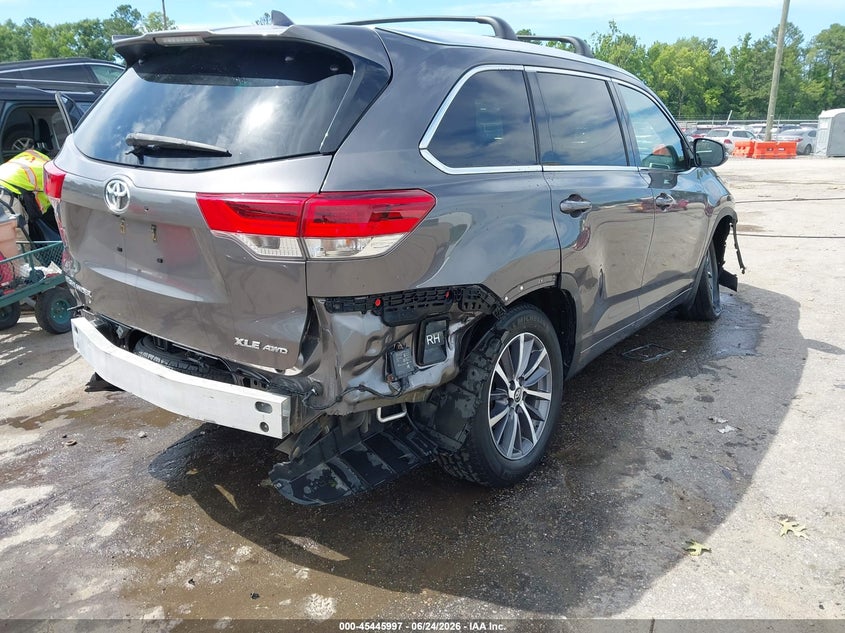 2018 Toyota Highlander VIN 5TDJZRFH9JS818725 IAAI salvage auction — SIDE, Salvage (Virginia), sold $7,100 on 2026-07-09 (photo 4)