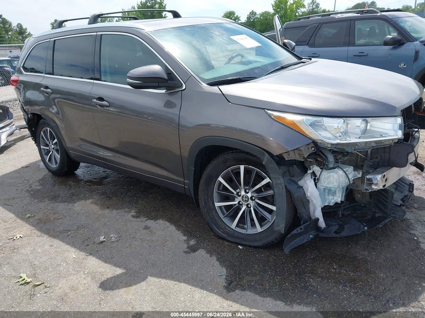 2018 Toyota Highlander VIN 5TDJZRFH9JS818725 IAAI salvage auction — SIDE, Salvage (Virginia), sold $7,100 on 2026-07-09 (photo 6)