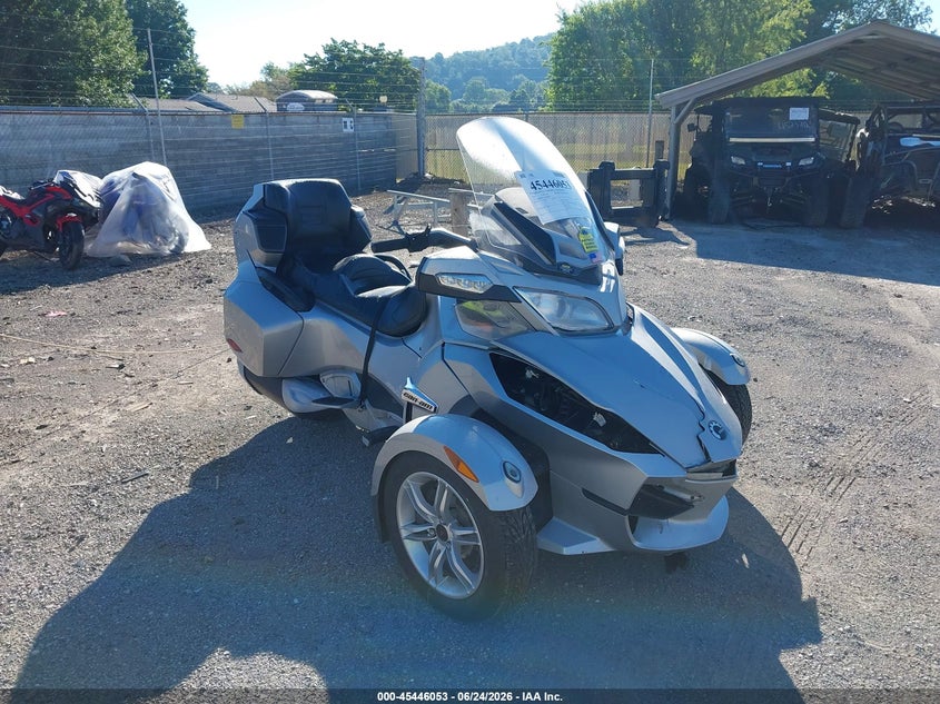 2010 Can-am Spyder roadster VIN 2BXJBWC16AV000850 — IAAI salvage auction photo