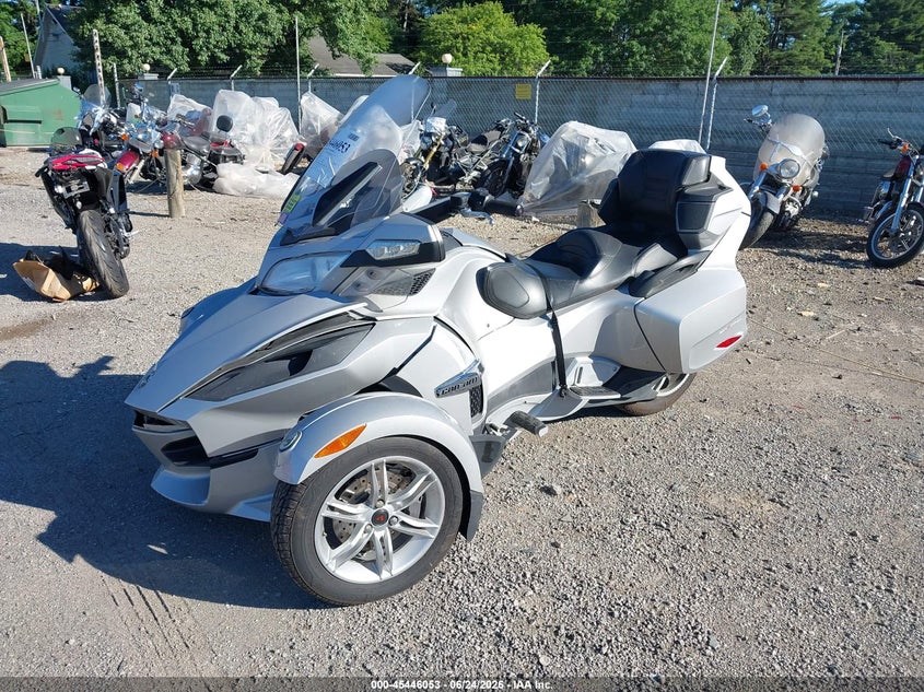 2010 Can-am Spyder roadster VIN 2BXJBWC16AV000850 IAAI salvage auction — FRONT END, Salvage (Ohio), sold $2,525 on 2026-07-07 (photo 2)