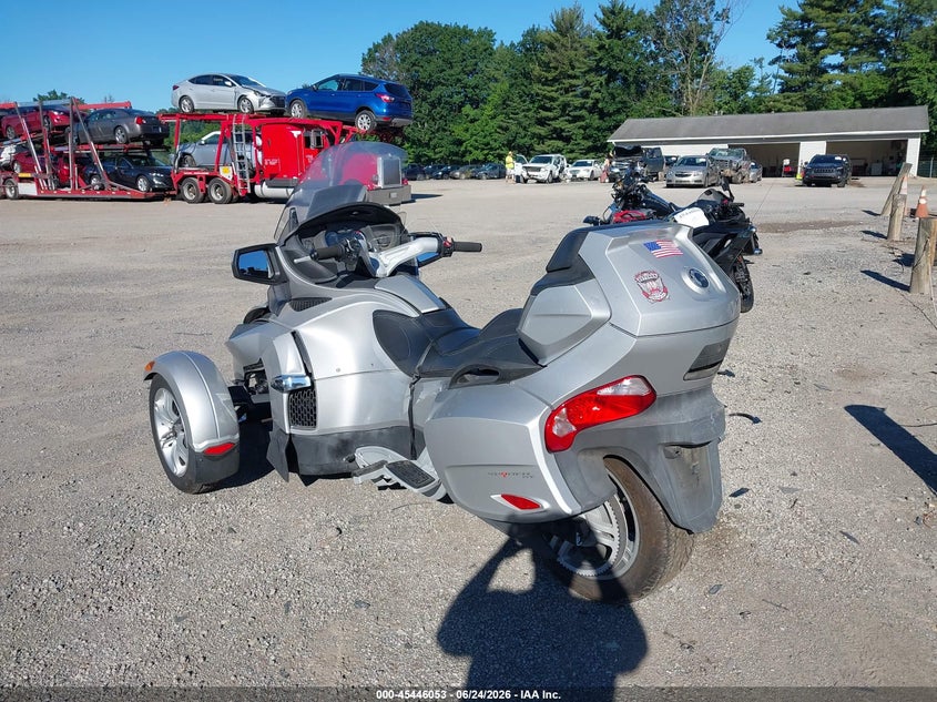 2010 Can-am Spyder roadster VIN 2BXJBWC16AV000850 IAAI salvage auction — FRONT END, Salvage (Ohio), sold $2,525 on 2026-07-07 (photo 3)