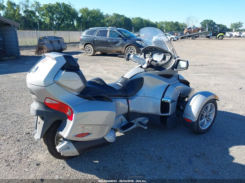 2010 Can-am Spyder roadster VIN 2BXJBWC16AV000850 IAAI salvage auction — FRONT END, Salvage (Ohio), sold $2,525 on 2026-07-07 (photo 4)