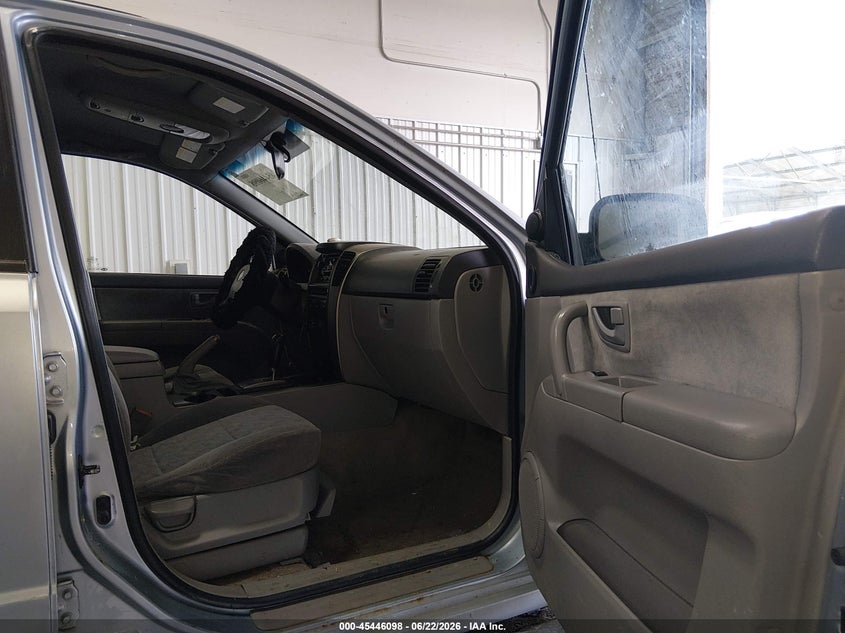 2005 Kia Sorento VIN KNDJC733555427243 IAAI salvage auction — NORMAL WEAR, Original - Reconstructed (Alaska), sold $200 on 2026-07-10 (photo 5)