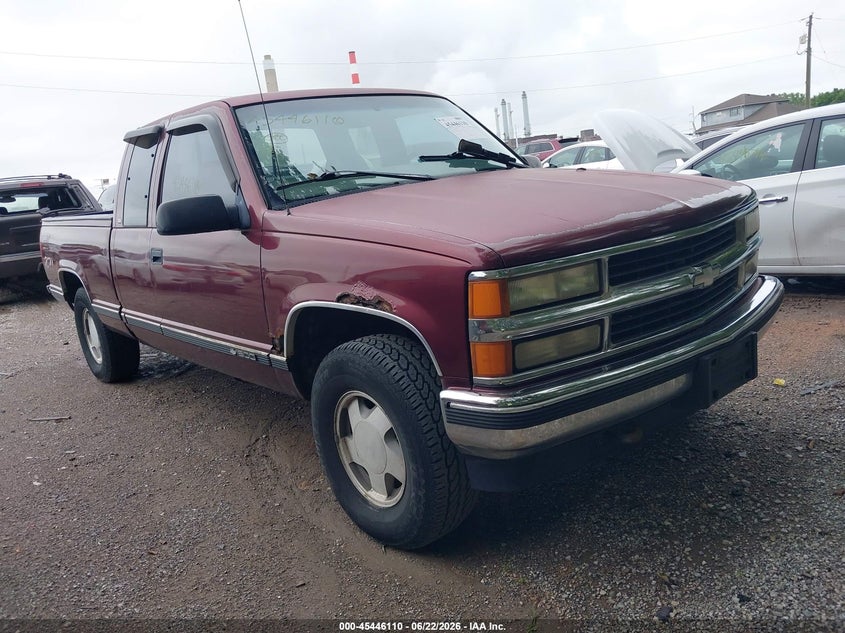 1998 Chevrolet C/k 1500 VIN 2GCEK19R3W1243015 IAAI salvage auction — NORMAL WEAR, Clear (Indiana), sold $425 on 2026-07-18 (photo 1)