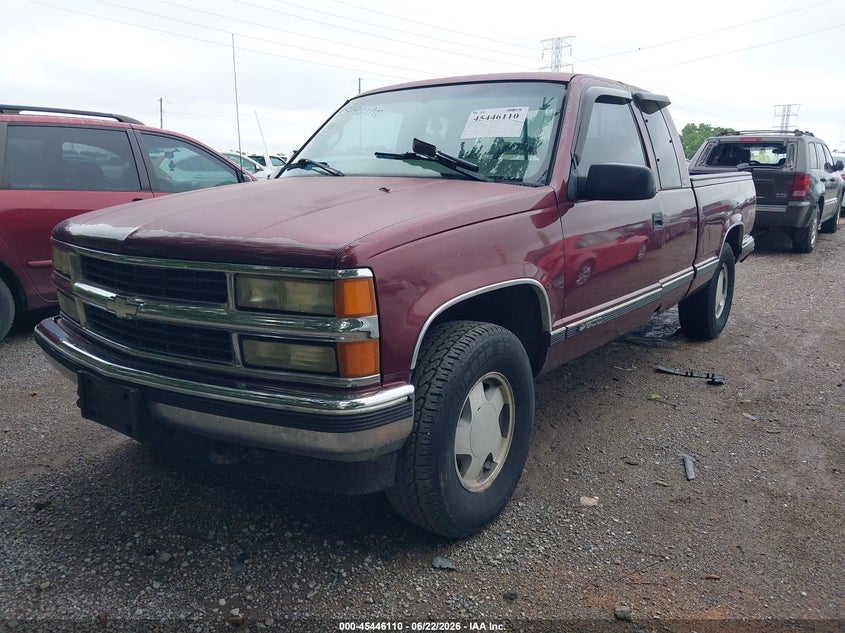 1998 Chevrolet C/k 1500 VIN 2GCEK19R3W1243015 IAAI salvage auction — NORMAL WEAR, Clear (Indiana), sold $425 on 2026-07-18 (photo 2)