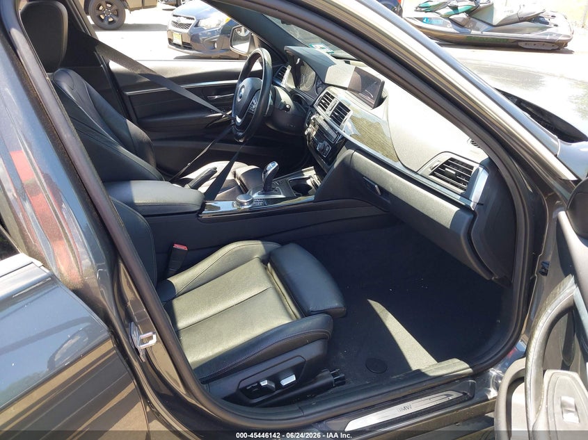 2018 BMW 3er VIN WBA8D9C56JA615423 IAAI salvage auction — FRONT END, Salvage (New Jersey), sold $7,650 on 2026-08-03 (photo 5)