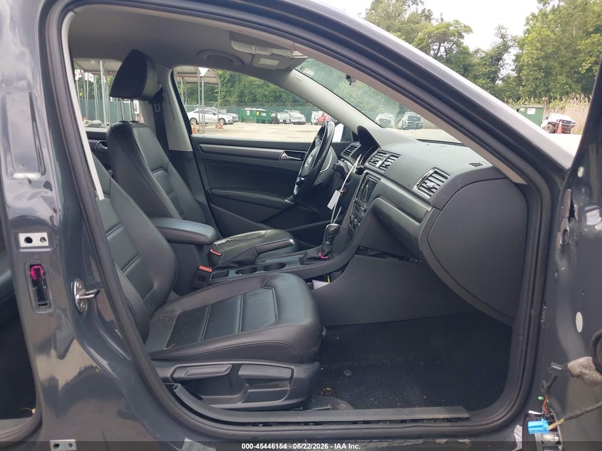 2017 Volkswagen Passat VIN 1VWDT7A36HC078476 IAAI salvage auction — SIDE, Salvage Title, sold $2,900 on 2026-07-22 (photo 5)