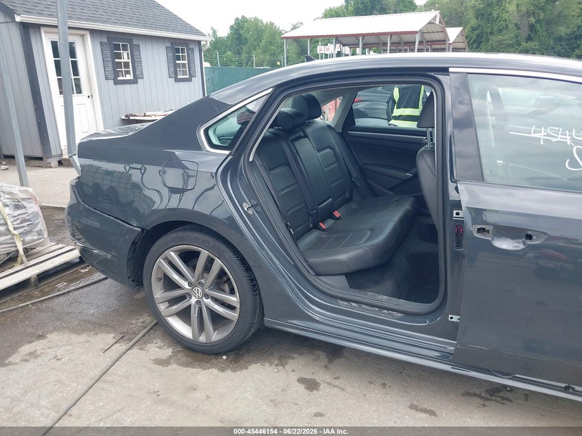 2017 Volkswagen Passat VIN 1VWDT7A36HC078476 IAAI salvage auction — SIDE, Salvage Title, sold $2,900 on 2026-07-22 (photo 6)