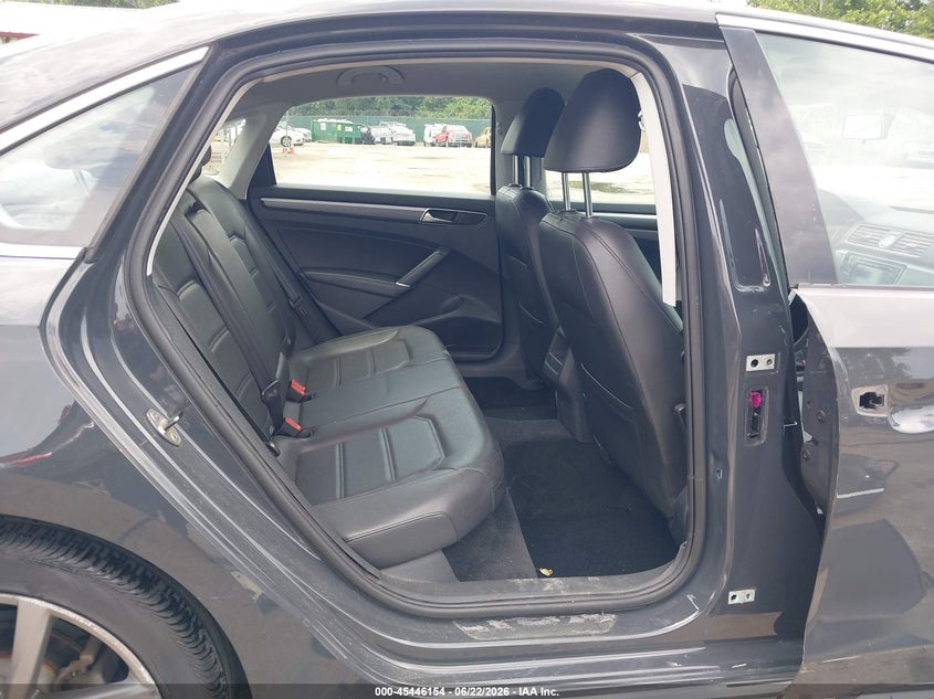 2017 Volkswagen Passat VIN 1VWDT7A36HC078476 IAAI salvage auction — SIDE, Salvage Title, sold $2,900 on 2026-07-22 (photo 8)
