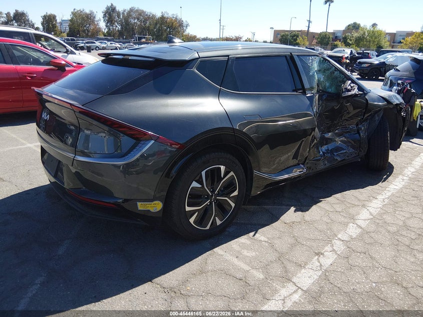 2022 Kia Ev6 VIN KNDC3DLC6N5046024 IAAI salvage auction — SIDE, Salvage Title, sold $6,500 on 2026-07-30 (photo 4)