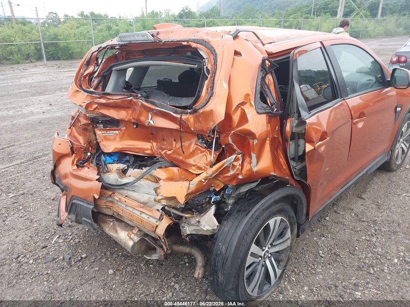2022 Mitsubishi VIN JA4ARUAU1NU017547 IAAI salvage auction — REAR END, Salvage (Pennsylvania), sold $4,000 on 2026-07-14 (photo 6)