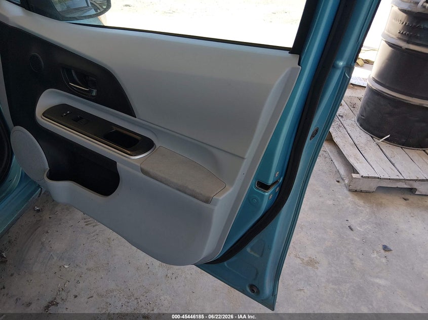 2014 Toyota Prius c VIN JTDKDTB32E1066993 IAAI salvage auction — REAR END, Bill Of Sale (Washington), sold $1,300 on 2026-07-09 (photo 5)